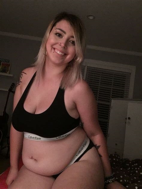 sexy fat belly nude