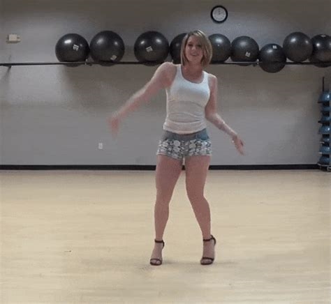 sexy milf dancing nude