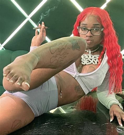 sexy red rapper nude