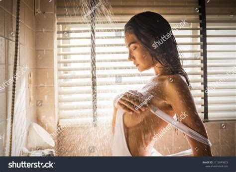 sexy shower photos nude