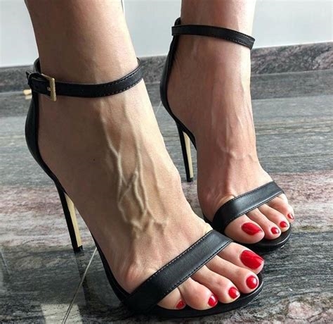 sexy toes in high heels nude