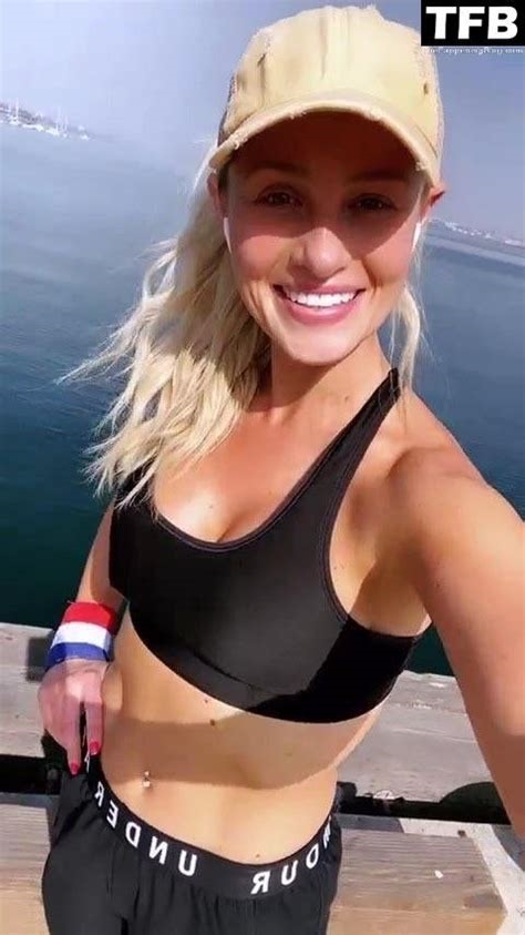 sexy tomi lahren nude