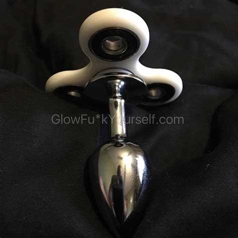 spinner anal nude