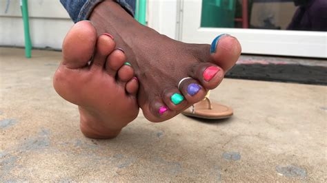 suck ebony toes nude