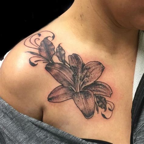 tattoo lilie nude