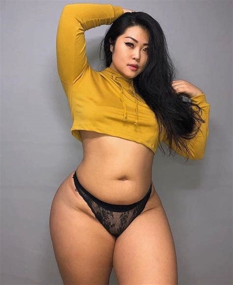 thick asian facesit nude