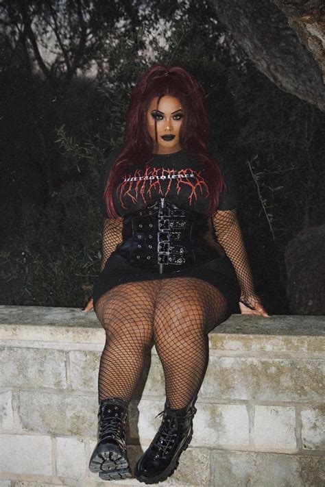 thick fishnets nude