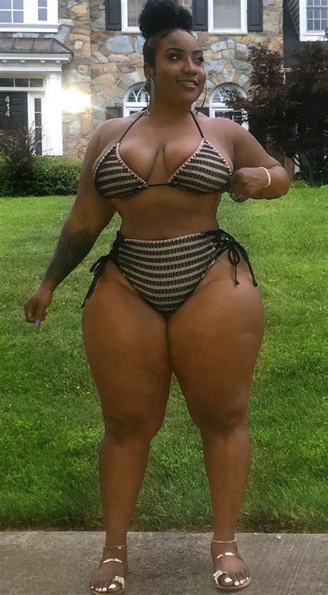 thick naked moms nude