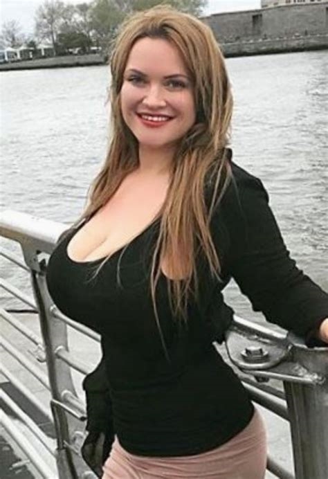 thin women with big boobs nude