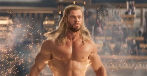 thor dad bod nude