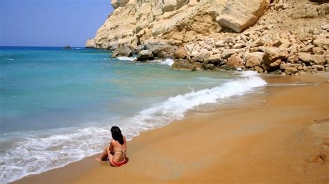 topless beach pics nude