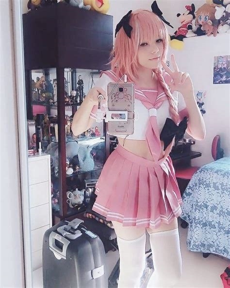 trap cosplayer nude