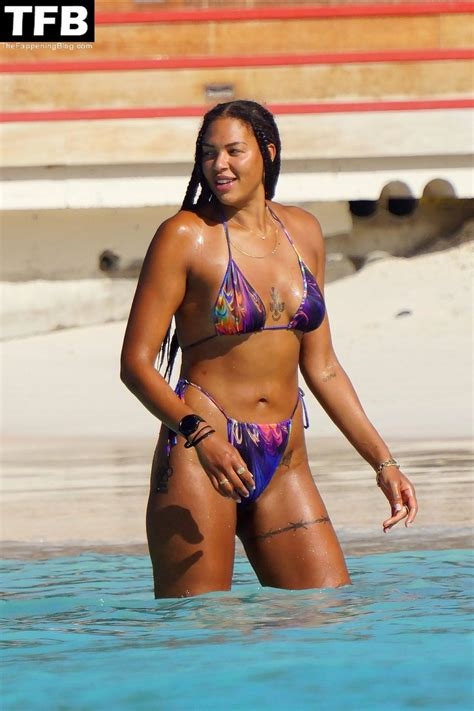 who is liz cambage nude