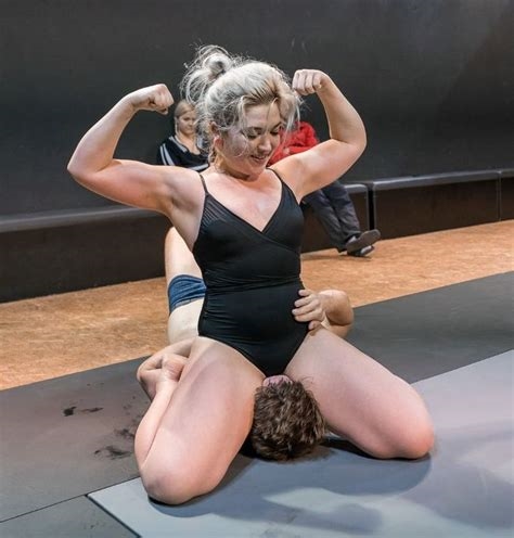 wrestling facesit nude