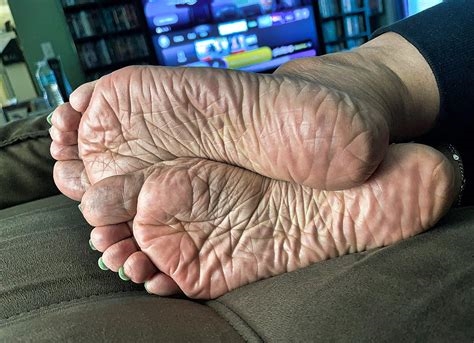 wrinked soles nude