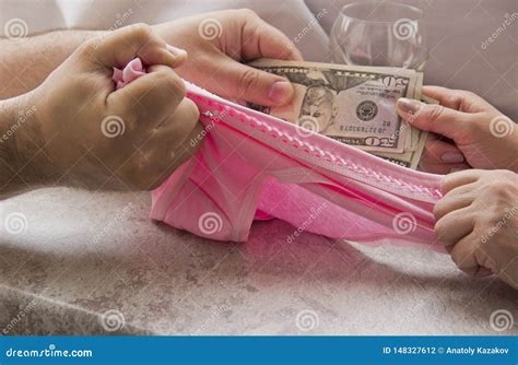xxx payment nude