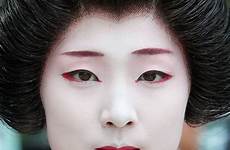 geisha kimono fascinating traditions facts life makeup maiko neck complain via wordpress