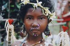 girl papua guinea island girls women tribal african beautiful tribes young trobriand little índio brasil diversity africanas cute people tumblr