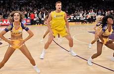gronkowski rob penis lakers gronk fell his halftime hopped cheerleaders into show life court center reddit brobible laker game comments