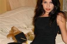 girls hot arab lebanese sexy girl dubai arabian algeria beautiful arabic hottest pakistani saudi lebanon fatima arabia egypt hotel nri