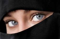 niqab veil face eyes blue women beautiful woman debate muslim eyed sex do lady rouhani iran arab minute five mysterious