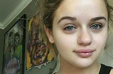 joey king beautiful messy makeup hair hollywood actress most reddit comment