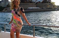 kylie sydney minogue australia airways nude qatar performance boat opera house singer mail daily toes took deck her article dailymail