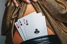 poker strip game undressed