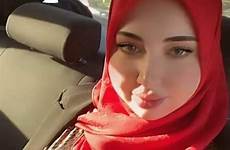 hijab boobs curvy