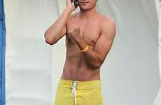 zac efron shirtless