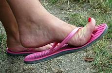 flip flops toes flop sandal