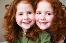 twins redheads ruivas ogen bruine oliveira cristiane ruiva triplets