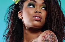 women tattoos tattoo skin natural dark girl african american hair tatted woman girls beautiful tattooed brown beauty sexy morena body