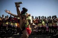 dance african reed river maidens south bathing culture zulu women bath young annual perform nongoma girls king woman royal palace