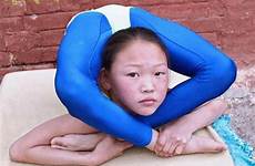 chinese flexible girls funny gymnastics very gymnasts kids sports future acidcow 2009 izismile