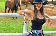 cowgirls vaqueras vaquera cowboy cute vaqueros rodeo crocodile daughter cow izispicy agropecuaria vestimenta trulynyafashions