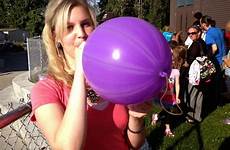blowing luftballons aufblasen ballons b2p