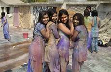 girls holi hot indian desi pakistani playing teen rain lahore lums university mobile school wallpapers wallpaper beautiful college suraj aunties