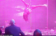 hustlers jennifer lopez hustle dance pole scenes her stripper dancer mentors scam dozens wealthy helps money men their set