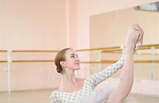 ballerina flexible tutu pointe lichaam flexibele dansles staan jonge danseres die