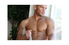 danilo damon beach star bodybuilder men manifestmen brazilian front muscle hung manifest