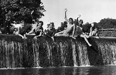 zabava letnja fotografije pokazuju izgledala koje interneta kako huffpost što kao 1955 atop meri aktivnostima skakanje prskanje vodu potpuno međusobno