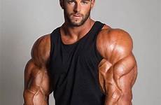 muscular bodybuilding hunks bodybuilders mannen gespierde guy attractive bulging musclebearhairy