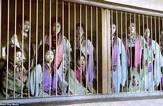 prostitute yoshiwara prostitutes japan cages prostitution giapponesi caged brothel enslaved bordello concubine dagospia