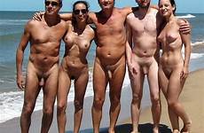 nudi maschi koppels nudista nudist groepen naturist nudists