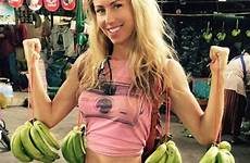 banana girl freelee ratcliffe eating vegan leanne bananas she her off raw jungle anorexia blogger old boyfriend who grid shares