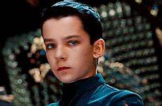 gif ender asa wiggin butterfield game enders army dragon orson scoot giphy card gifs tumblr