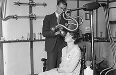 equipment rays xrays metalix demonstrating 1928 beside therapy