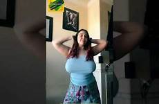 boobs bouncing dancing bra natural
