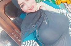 hijab cleavage